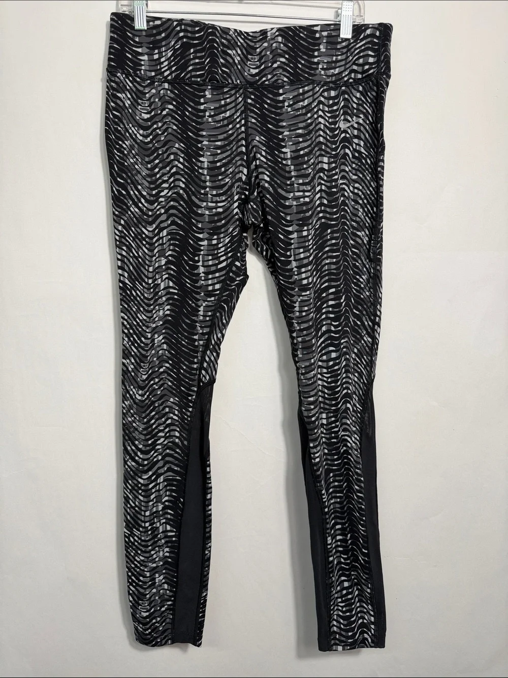 Nike Dri-FIT XL Black Grey Wave Pattern Leggings Monochrome Athletic Yoga XL